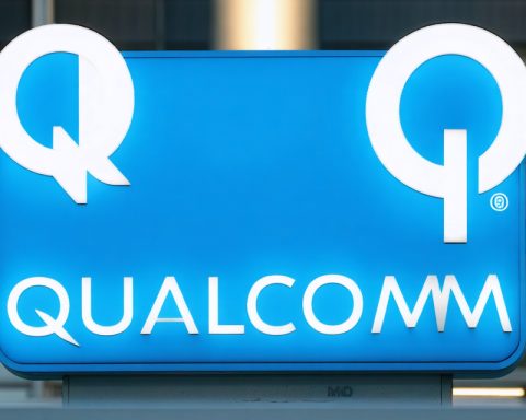 The Unexpected Moves: Why Investors Are Betting Big on QUALCOMM Despite Mixed Signals The Unexpected Moves: Why Investors Are Betting Big on QUALCOMM Despite Mixed Signals